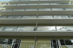 commercial-glass-railing-apartment-building